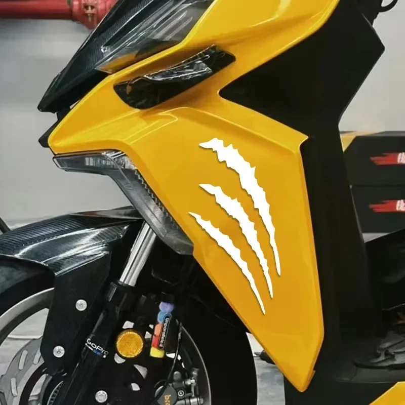 Motorcycle Helmets - モンスターの爪のデザインが施されたステッカー2枚セット。バイクの燃料タンク、ヘルメット、ヘッドライトなどのDIY装飾に。